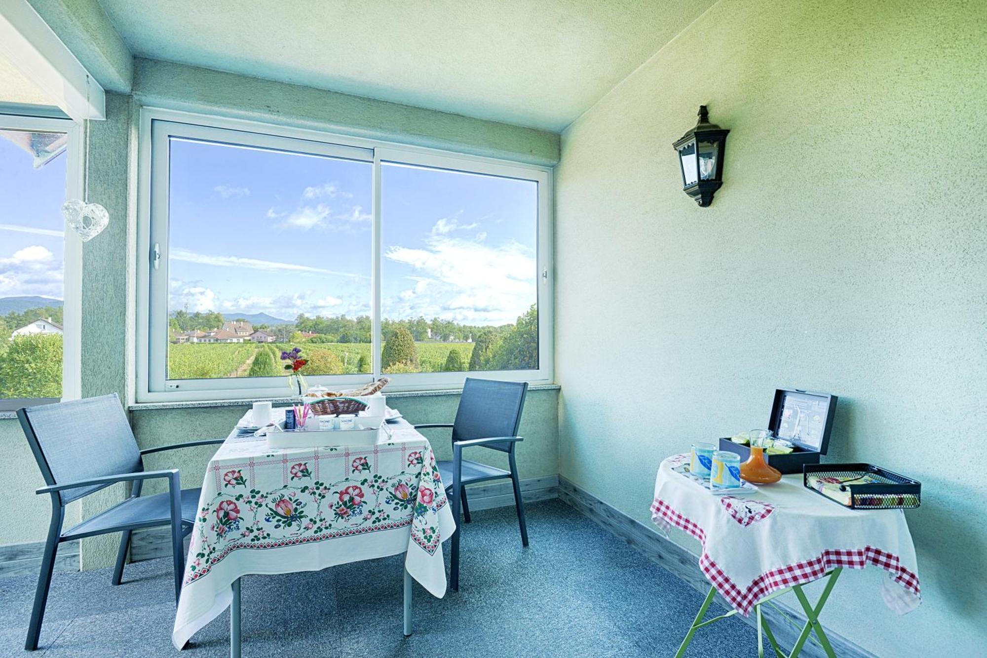 Aux Pieds Des Vignes Bed & Breakfast อิงแกร์ไซม์ ภายนอก รูปภาพ